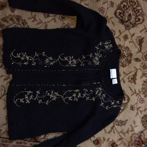 Sweater - Picture 1 of 3